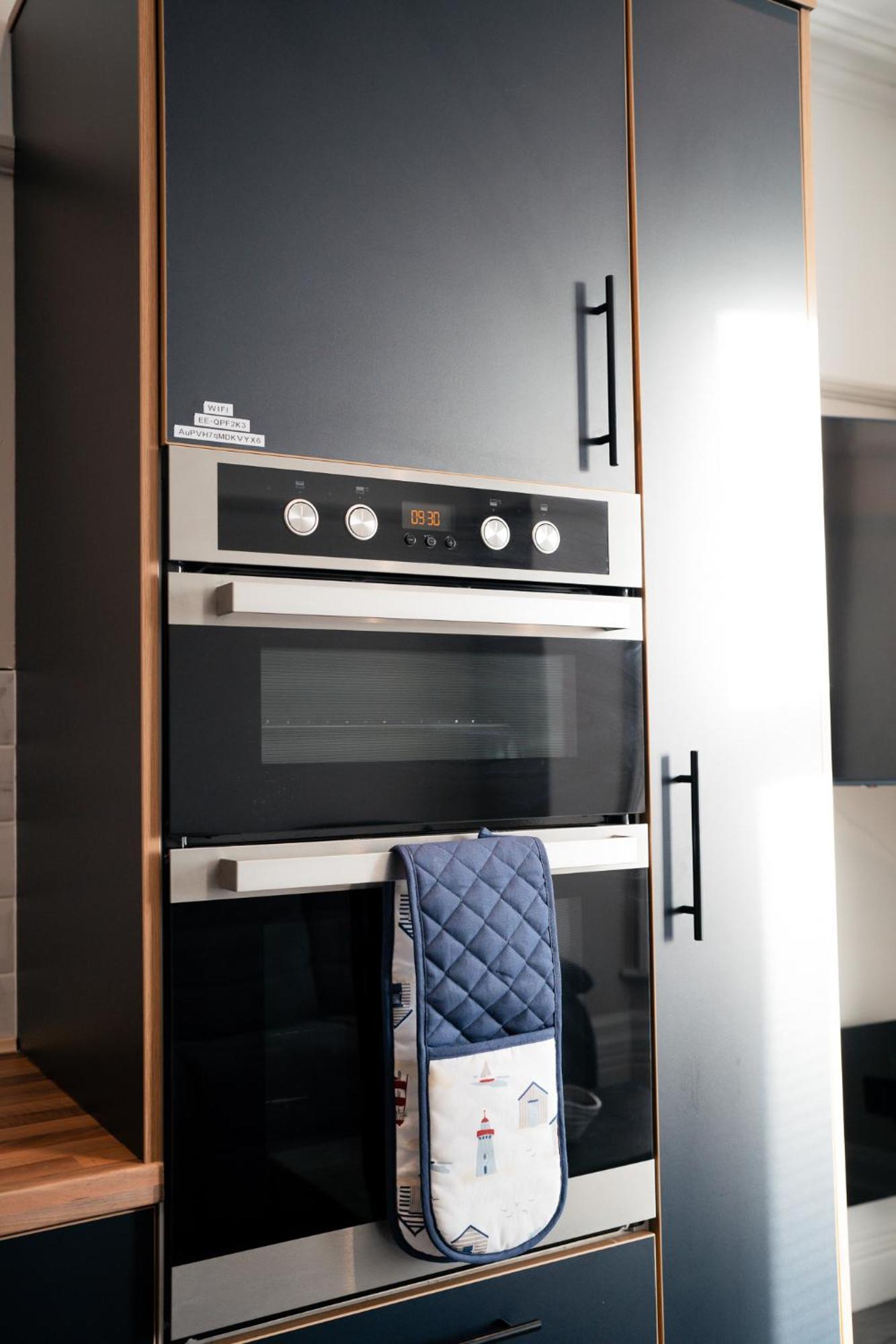Stunning 2 Bedroom Ground Floor Sea View Apartment Рос-он-Си Экстерьер фото